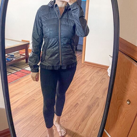Lululemon Spring Fling Puffy Windbreaker Jacket 8 - Picture 11 of 11
